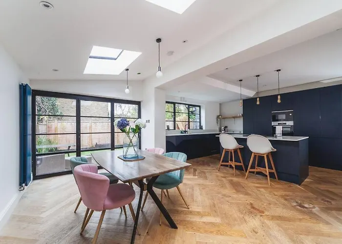 Bright & Airy Lux 3Bed Home In Fulham With Patio
