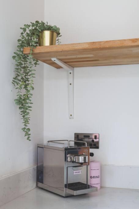 Bright & Airy Lux 3bed In Fulham With Patio *