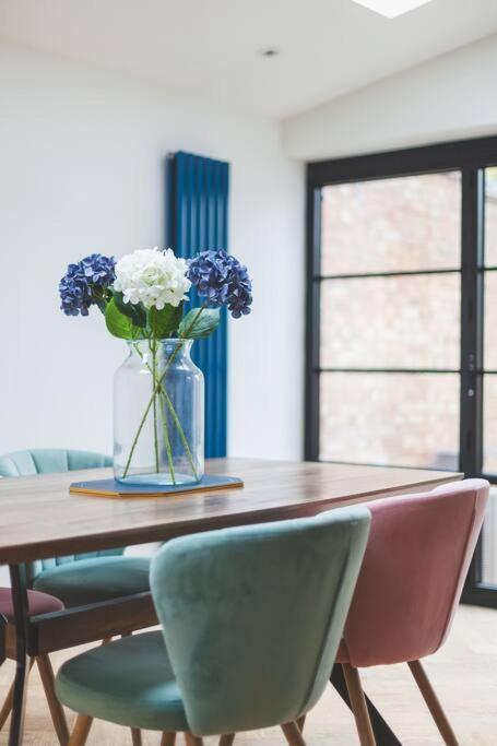 Bright & Airy Lux 3bed In Fulham With Patio * Londra