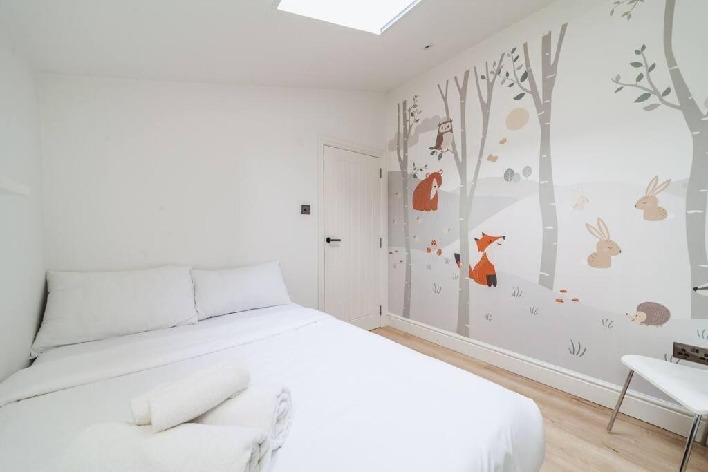 Bright & Airy Lux 3bed In Fulham With Patio