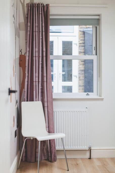 Bright & Airy Lux 3bed In Fulham With Patio Appartamento Londra