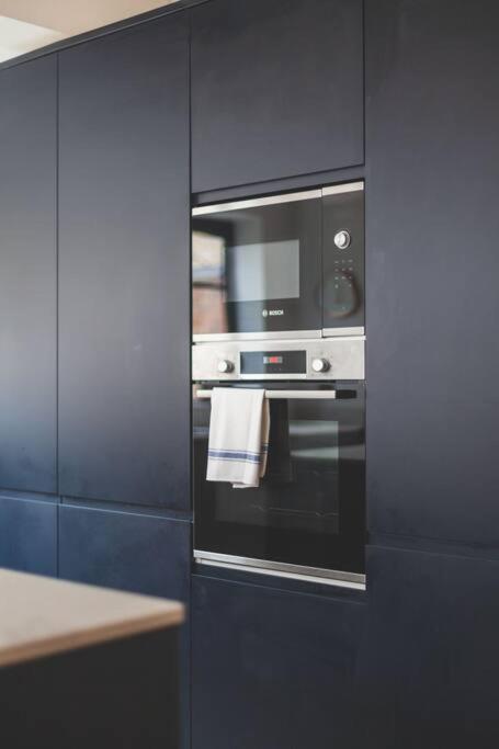 Bright & Airy Lux 3bed In Fulham With Patio Appartamento *