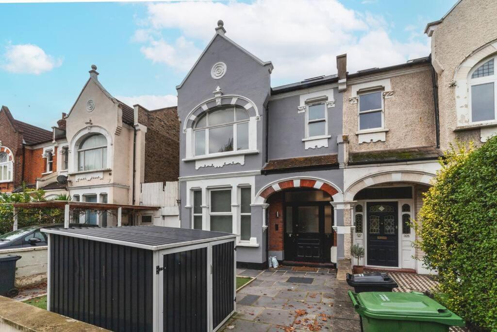 Bright & Airy Lux 3bed In Fulham With Patio Londra